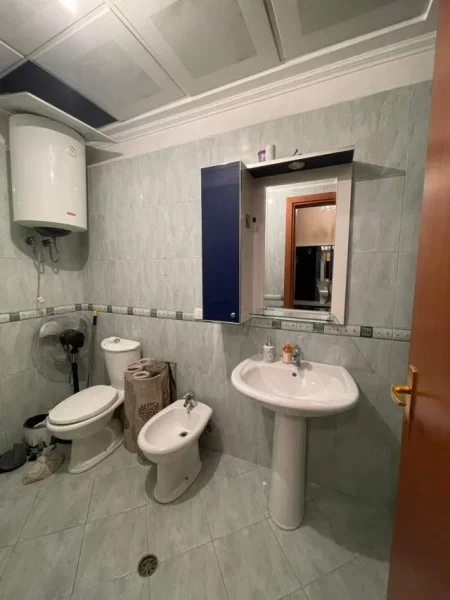 Tirane, jepet me qera apartament 2+1+A+BLK Kati 6, 110 m² 550 Euro (Perballe Delijorgjit)