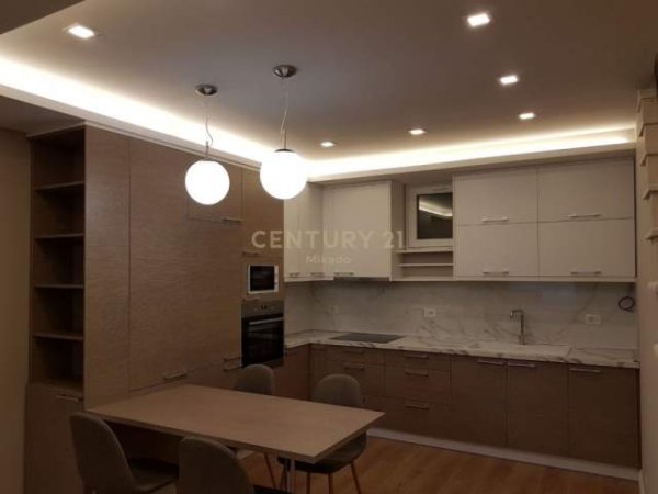 Tirane, jepet me qera apartament 2+1 Kati 1, 100 m² 600 Euro  (Kodra e Diellit Residence)