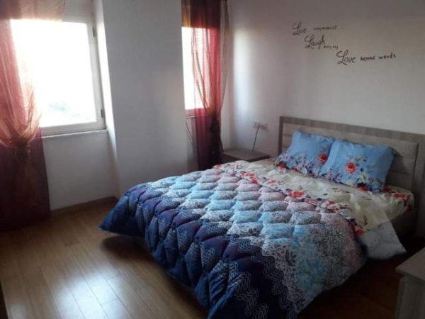 Durres, jepet me qera apartament 1+1+BLK Kati 1, 60 m² 20 Euro/nata (Rruga pavaresia, l.13. Plepa Durres)