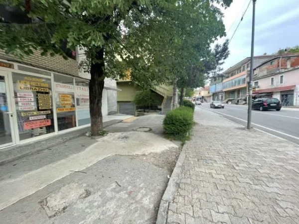 Librazhd, shes dyqan Kati 0, 58 m² 80.000 Euro (Unaza Kryesore)