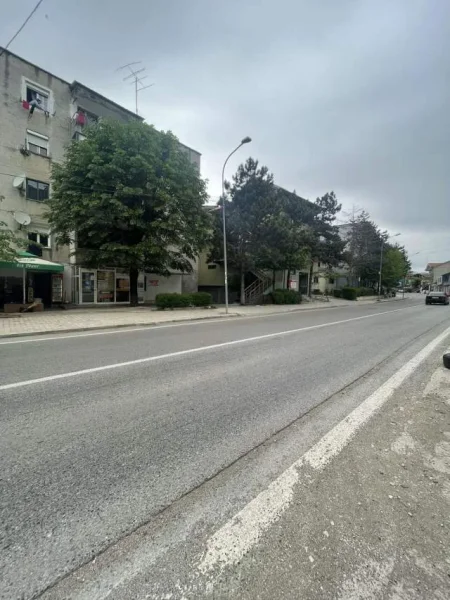 Librazhd, shes dyqan Kati 0, 58 m² 80.000 Euro (Unaza Kryesore)