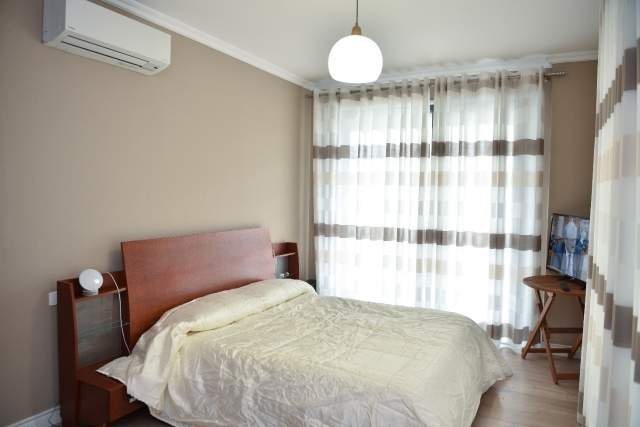 Tirane, jepet me qera apartament 2+1 500 Euro