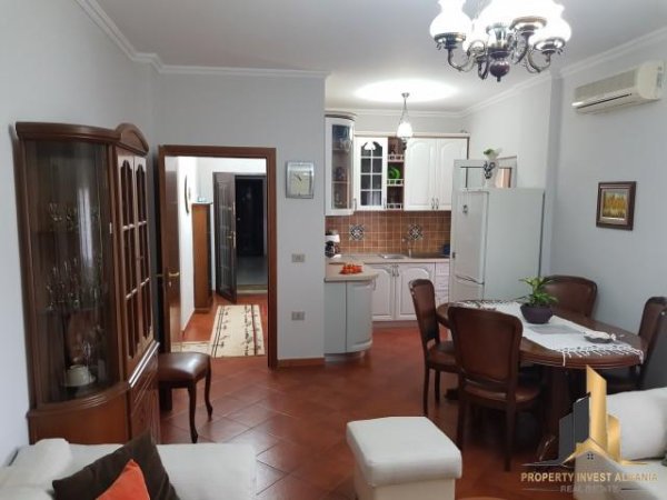 Tirane, jepet me qera apartament 2+1+A+BLK Kati 3, 103 m² 400 Euro (Brryli)