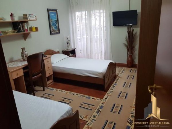 Tirane, jepet me qera apartament 2+1+A+BLK Kati 3, 103 m² 400 Euro (Brryli)