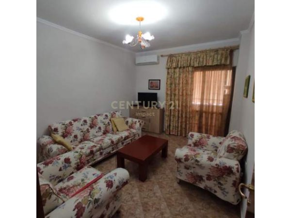 Tirane, jepet me qera apartament 1+1+A+BLK Kati 3, 80 m² 400 Euro (Komuna e Parisit)