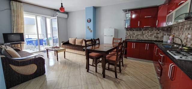 Vlore, jepet me qera apartament Kati 5, 75 m² 50 Euro (Lungomare)