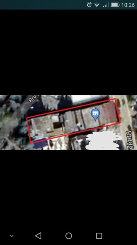 shitet objekt biznesi + banimi dy katesh me hipoteke  fier rreth 1200 m2 buze rruge kryesore