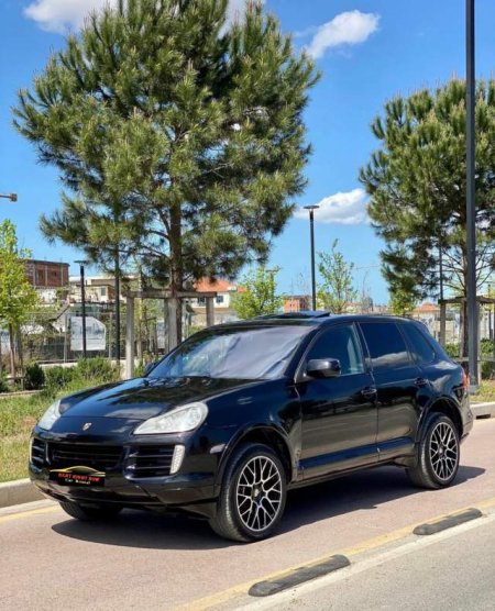 Tirane, jap me qera xhip Porsche Cayenne Viti 2008, 60 Euro