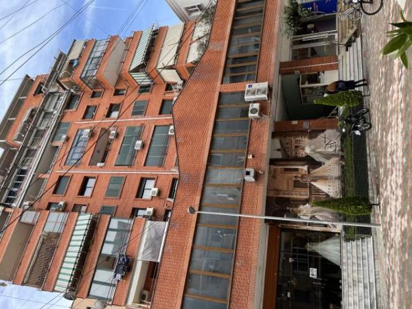 Tirane, jepet me qera ambjent biznesi Kati 0, 98 m² 990 Euro (Rr. Mylym Shyri te Rruga e tregut Cam)