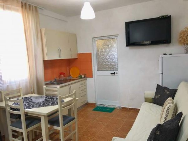 Spille, jepet me qera apartament 1+1+BLK Kati 3, 50 m² 2.500 Leke (Rruga e Pishave, Spille)