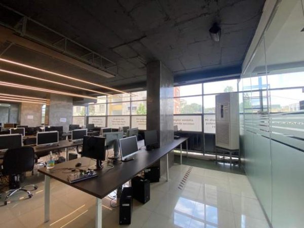 Tirane, shitet ambjent biznesi Kati 1, 380 m²  (Komuna e Parisit)