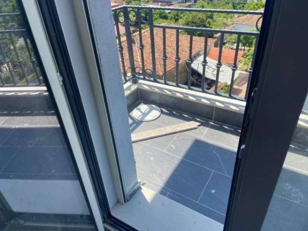 Elbasan, jepet me qera apartament 85 m² 20.000 Leke