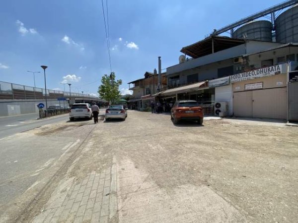 Tirane, jepet me qera ambjent biznesi Kati 0,   70 m²  390 Euro (ASTIR stacioni i Autobuzit Fabrika)