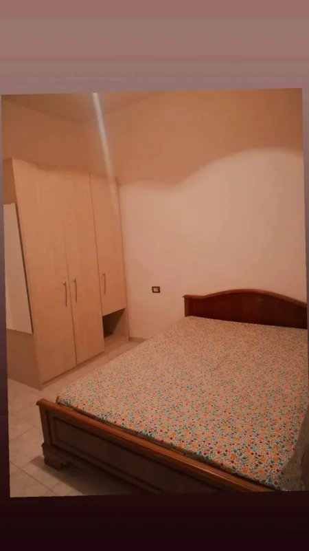 Tirane, jepet me qera shtepi 1+1 Kati 1, 50 m² 22.000 Leke (Rruga Besa)