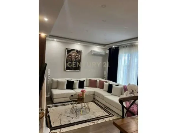 Tirane, shitet apartament Kati 6, 114 m² 110.000 Euro (fresku)