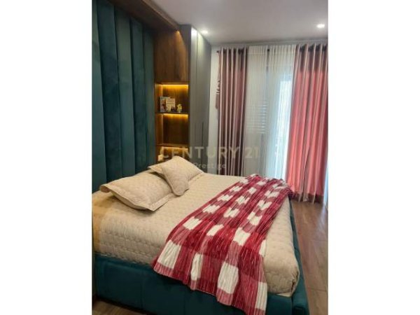 Tirane, shitet apartament 114 m² 110.000 Euro (fresku)