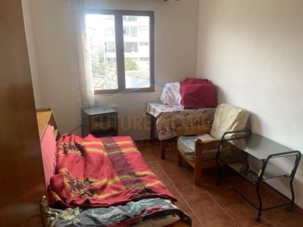 Tirane, shitet shtepi 4+1 Kati 1, 178 m² 185.000 Euro (DGANA)