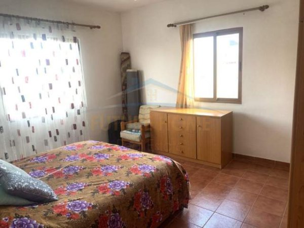 Tirane, jepet me qera shtepi 4+1 Kati 1, 178 m² 350 Euro (LAPRAKE)