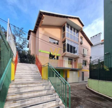 Tirane, jepet me qera ambjent biznesi Kati 0, 700 m² 3.500 Euro (RRUGA GRAMOZ PASHKO)