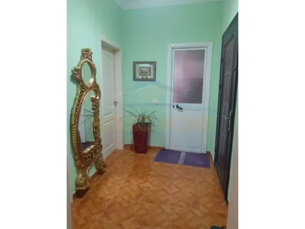 Tirane, jepet me qera apartament 2+1 Kati 4, 72 m² 600 Euro (Myslym Shyri)