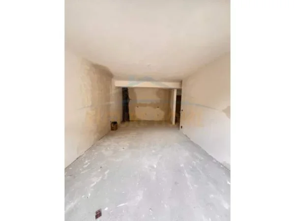 Tirane, shitet apartament 1+1 Kati 3, 76 m² 100.000 Euro