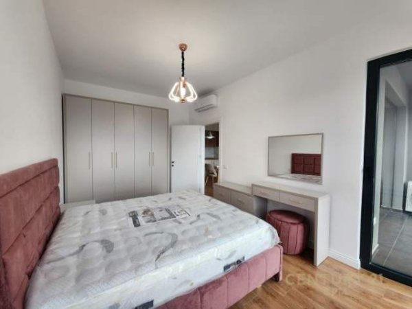 Tirane, jap me qera apartament 1+1+BLK Kati 10, 70 m² 800 Euro (Komuna e Parisit)