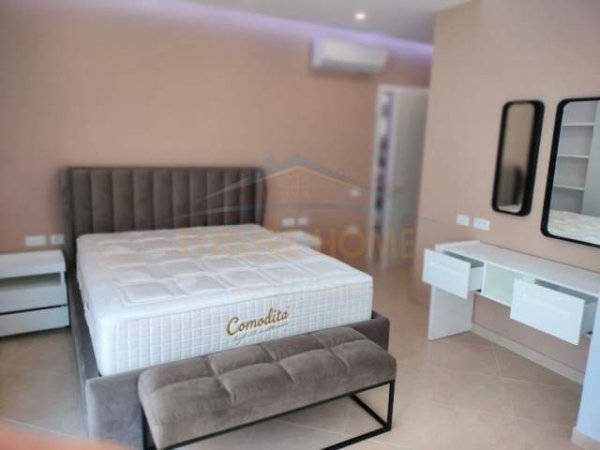 Tirane, jepet me qera apartament Kati 8, 118 m² 750 Euro (Kopshti Zoologjik)