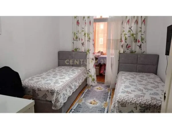 Tirane, jepet me qera apartament 2+1+BLK Kati 4, 72 m² 650 Euro (Myslym Shyri)