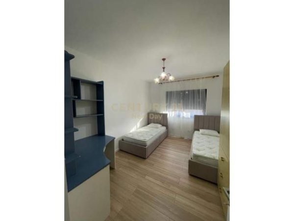 Tirane, jepet me qera apartament 2+1 Kati 5, 75 m² 400 Euro (Ish Stacioni i fundit i Tiranes se Re)