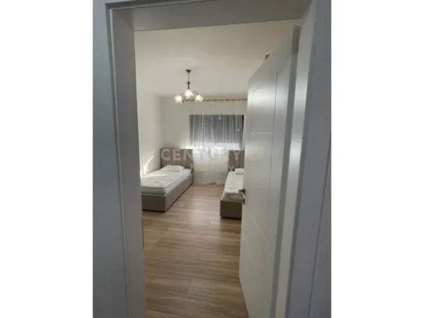 Tirane, jepet me qera apartament 2+1 Kati 5, 75 m² 400 Euro (Ish Stacioni i fundit i Tiranes se Re)