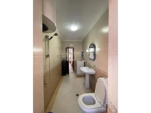 Tirane, jepet me qera apartament 2+1 Kati 5, 75 m² 400 Euro (Ish Stacioni i fundit i Tiranes se Re)