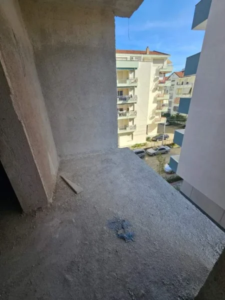 Golem, shitet apartament 1+1 Kati 4, 58 m² 49.000 Euro (Rruga Bulevardi i Pishave)