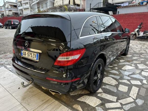 Tirane, shes makine Mercedes-Benz R350 Viti 2010, 9.900 Euro
