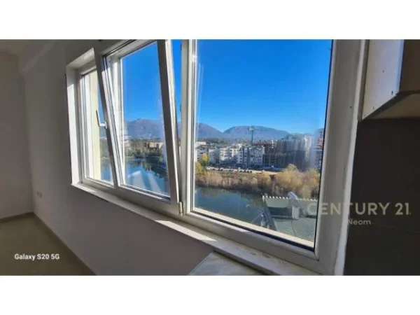 Tirane, jepet me qera apartament 2+1+BLK Kati 4, 90 m² 500 Euro (Liqeni i Thate)