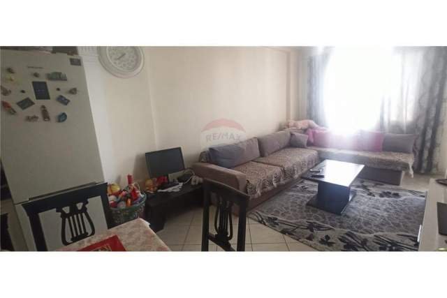 Tirane, jepet me qera apartament 1+1 Kati 6, 100 m² 350 Leke (Rruga Loni Ligori)