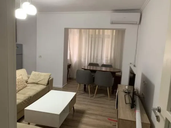 Tirane, jap me qera apartament 1+1 Kati 2, 35.000 Leke (Rr Idriz Dollaku)