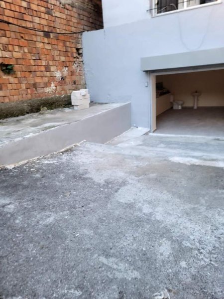 Tirane, shitet garazh 1+1 Kati 0, 30 m² 26.000 Euro (Komuna  e Parisit)