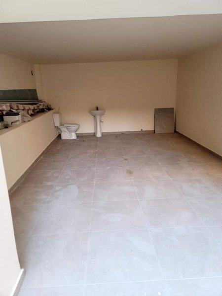 Tirane, shitet garazh 1+1 Kati 0, 30 m² 26.000 Euro (Komuna  e Parisit)