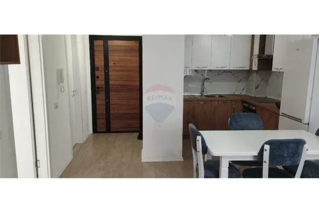 Tirane, jepet me qera apartament 1+1+BLK 70 m² 350 Euro