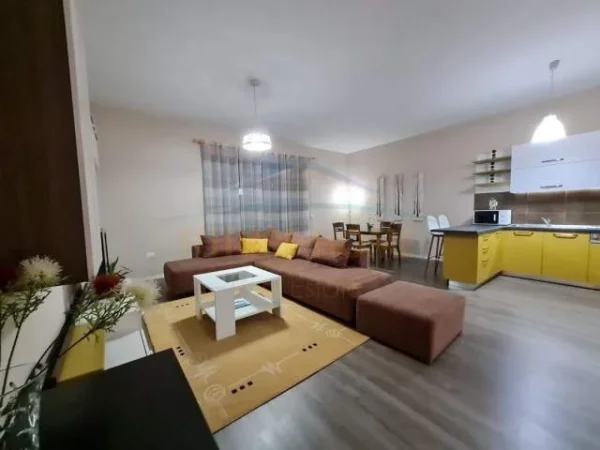Tirane, jepet me qera apartament 2+1 Kati 3, 118 m² 800 Euro (PARK36325)