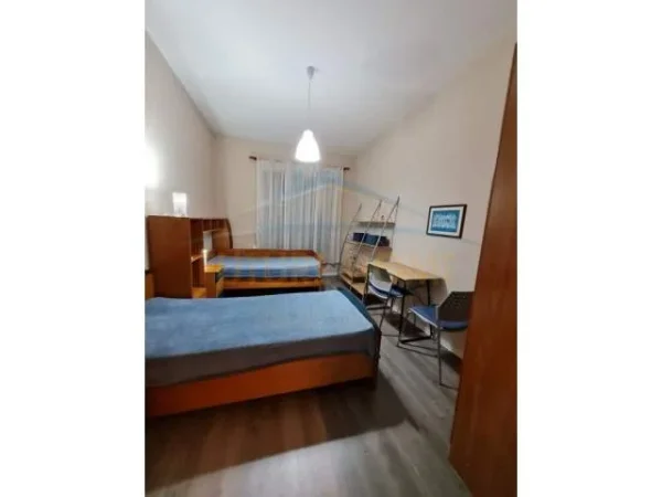 Tirane, jepet me qera apartament 2+1 Kati 3, 118 m² 800 Euro (PARK36325)