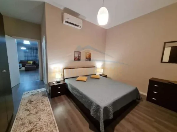 Tirane, jepet me qera apartament 2+1 Kati 3, 118 m² 800 Euro (PARK36325)