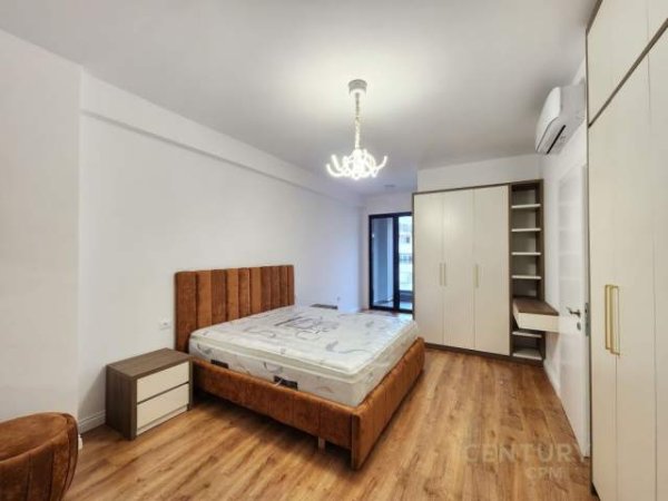 Tirane, jepet me qera apartament 2+1 Kati 6, 116 m² 1.200 Euro (Komuna e parisit)