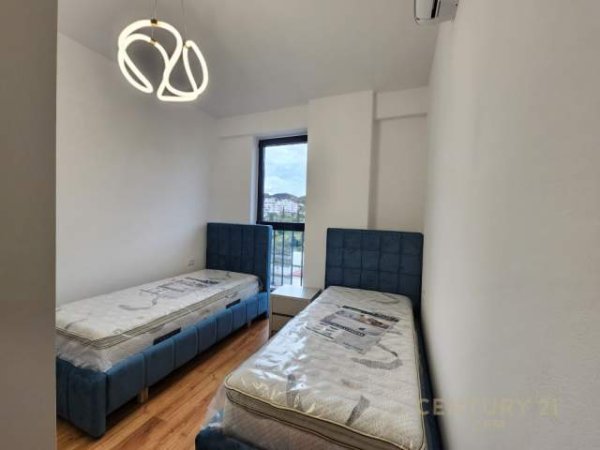 Tirane, jepet me qera apartament 2+1+BLK Kati 6, 116 m² 1.200 Euro (Komuna e parisit)