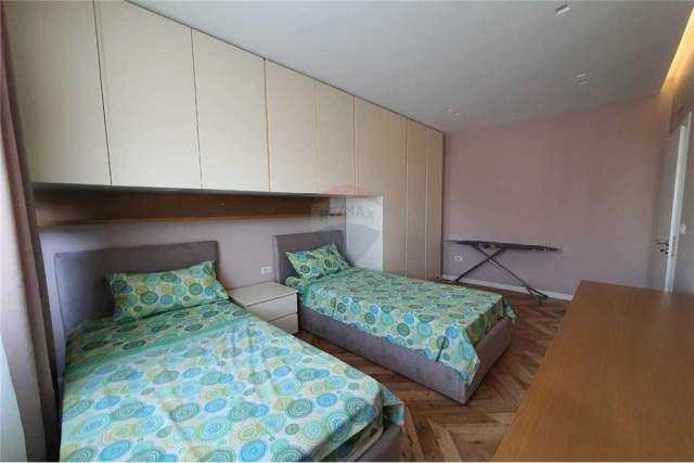 Tirane, shitet apartament 2+1+BLK Kati 3, 95 m² 195.000 Euro (Liqeni i Thate)