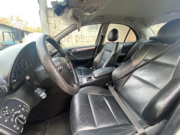 Tirane, shitet makine Mercedes-Benz Benz C 220 Viti 2005, 4.400 Euro