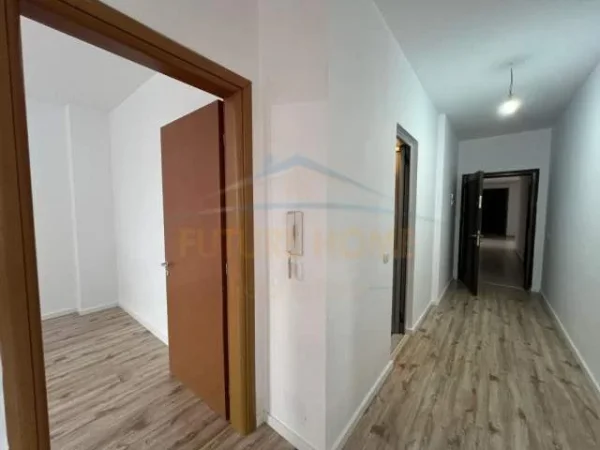 Tirane, shitet apartament 1+1 Kati 3, 71 m² 82.000 Euro (Rruga Besim Alla)