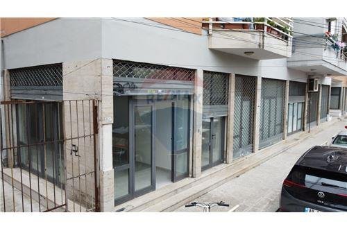 Tirane, shitet dyqan Kati 0, 589 m² 800.000  (Qemal Stafa)
