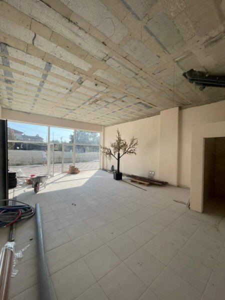 Tirane, shitet ambjent biznesi Kati 0, 90 m² 270.000 Euro (Ruga Simon Gjno)
