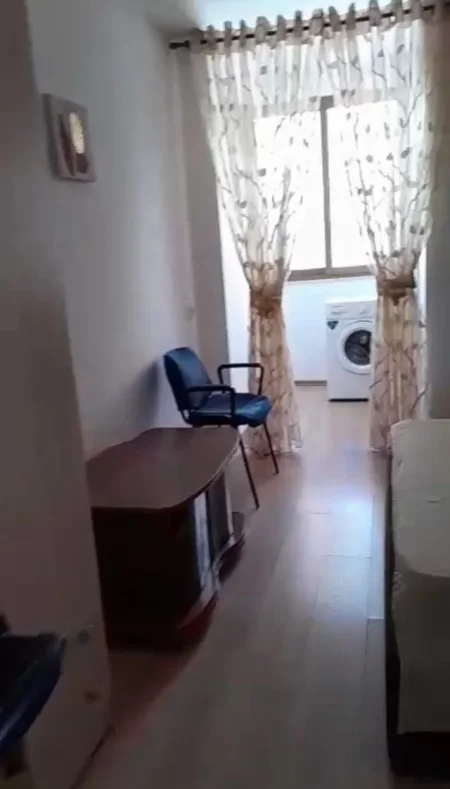 Tirane, jepet me qera apartament 1+1 Kati 2, 50 m² 40.000 Leke (Vasil shanto ,prane shtepise se ofertave)